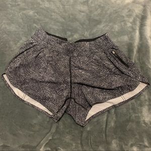 Lululemon Tracker Shorts V 4”